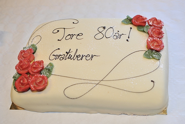 Bursdagskake for Tore Bjerk! Bursdagskake for Tore Bjerk!